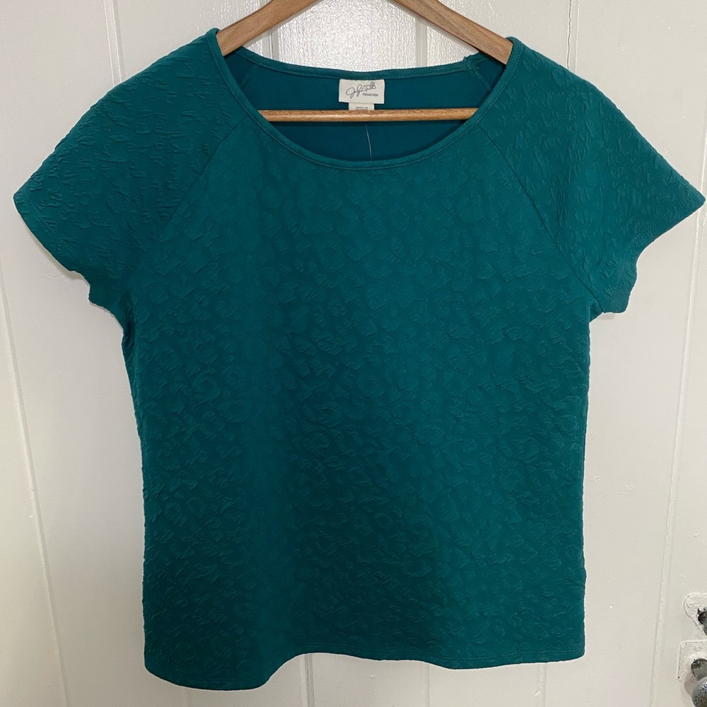 New Jaclyn Smith Collection Top Solid Green Raised Pattern Size S